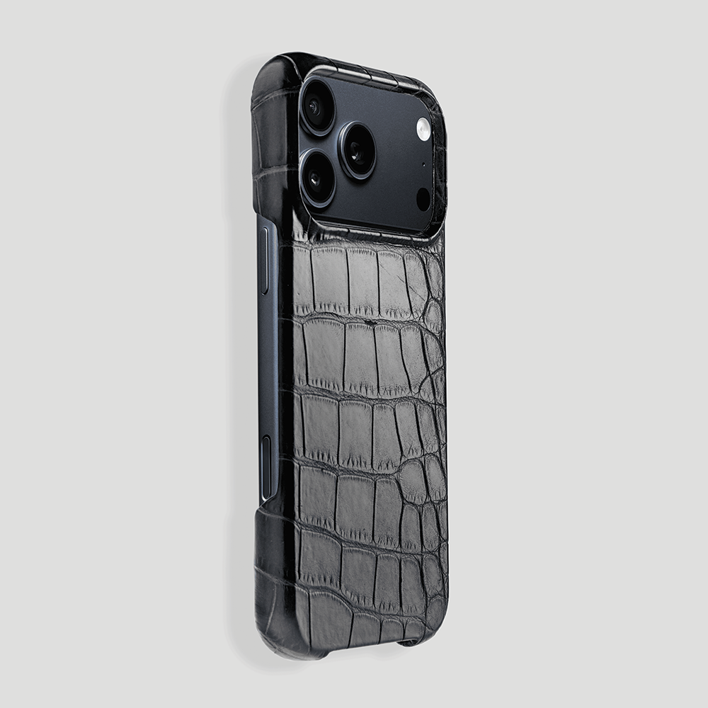 iPhone 17 Pro Max Classic Case