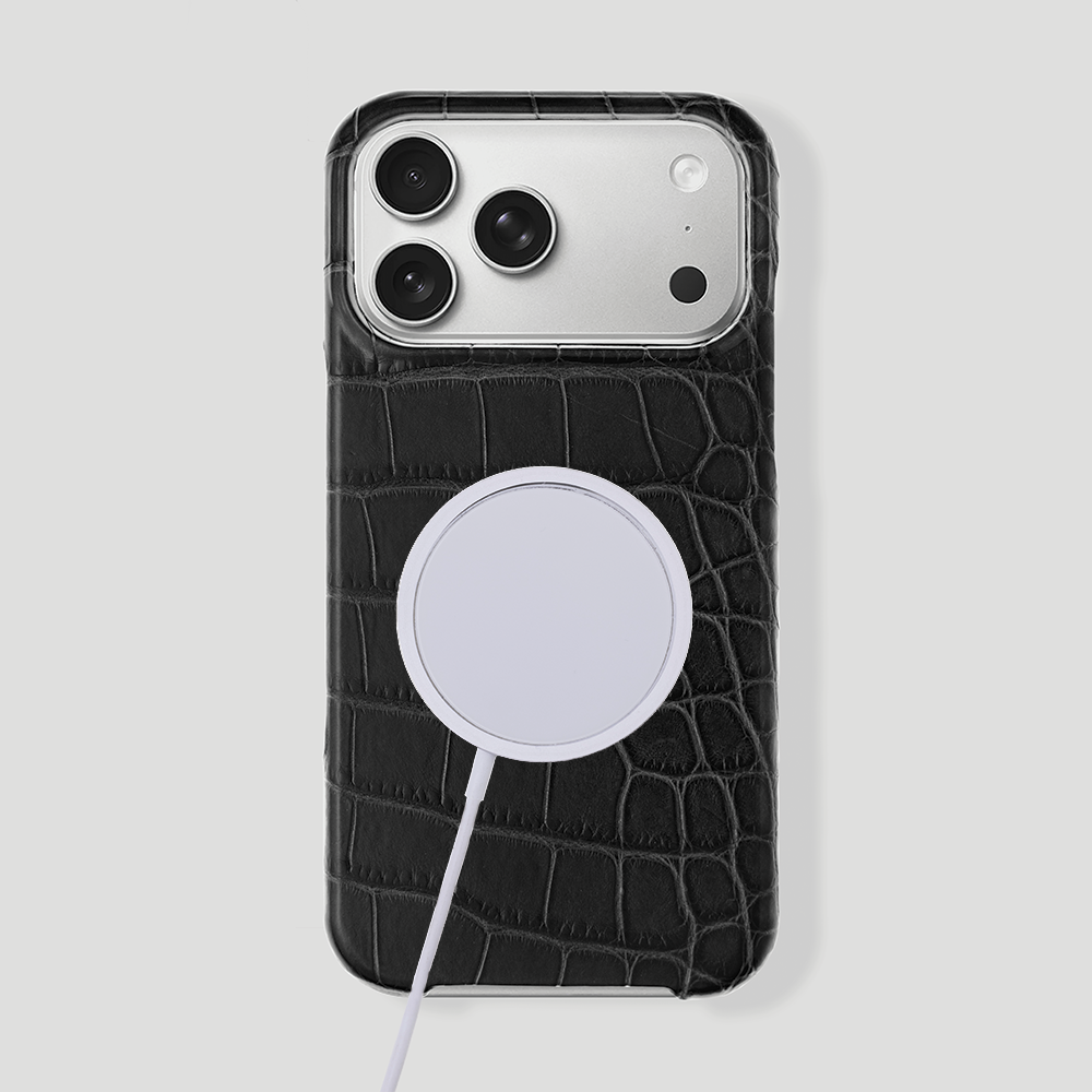 iPhone 17 Pro Max Classic Case