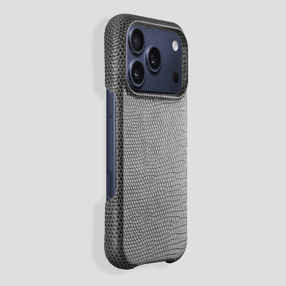 iPhone 17 Pro Max Classic Case